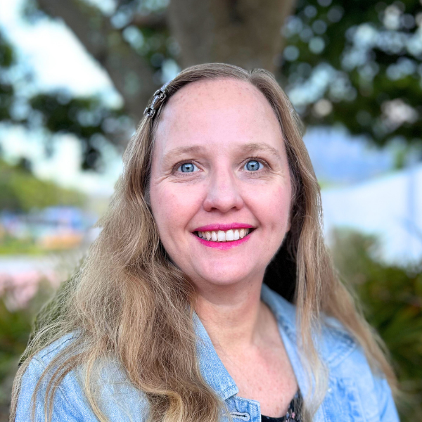 SHELLEY LAING – ENGLISH EDUCATOR