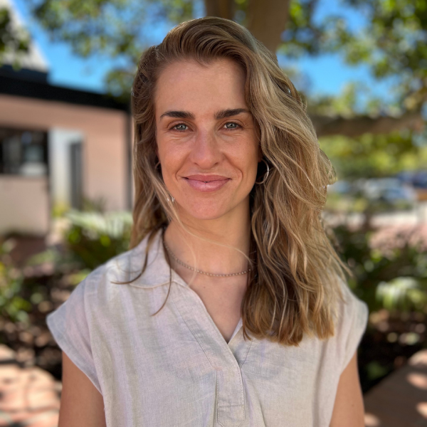 DAPHNE STEVENS – PYP 3 EDUCATOR – daphne.stevens@iesmail.com